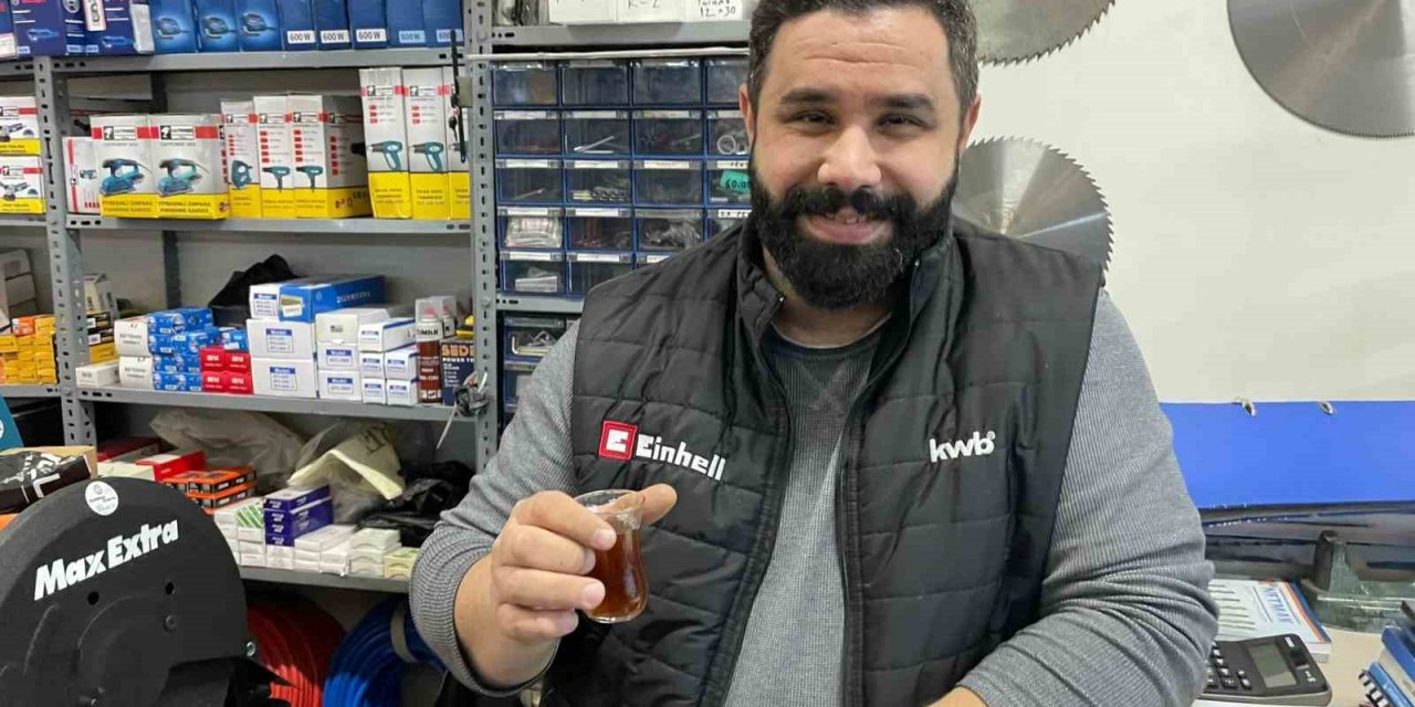 Depremde Çayını Alıp Dışarı Kaçan Adam İha’ya Konuştu