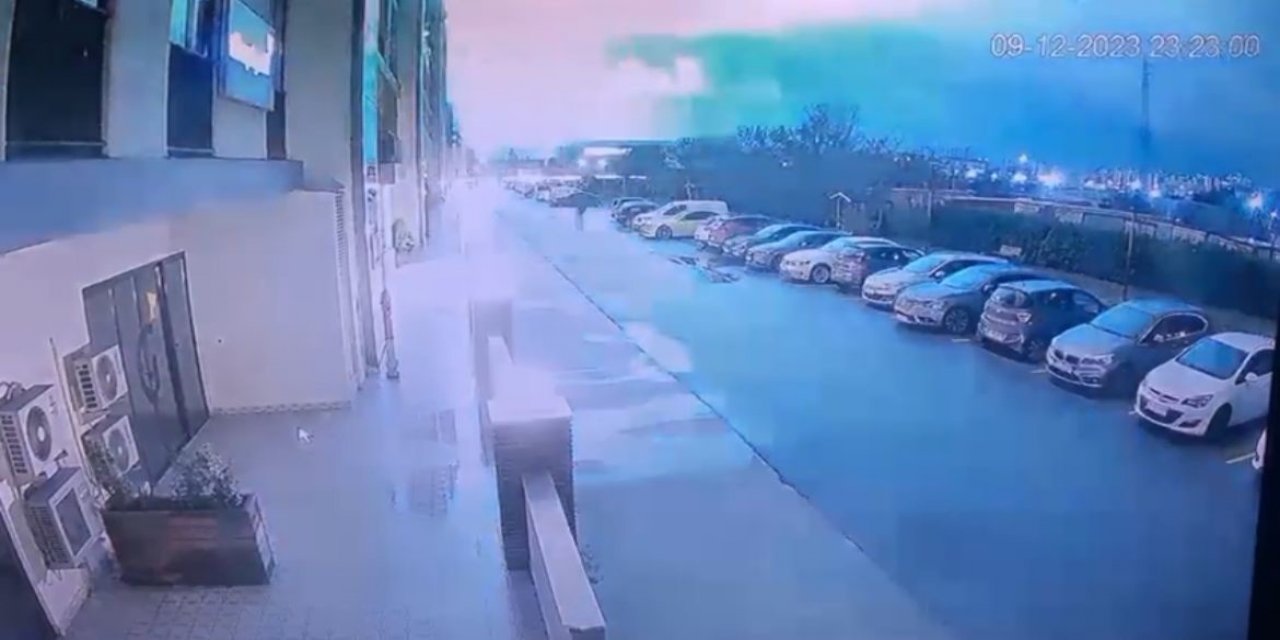 Depremin Ardından Ortaya Çıkan Işık Panik Yaşattı