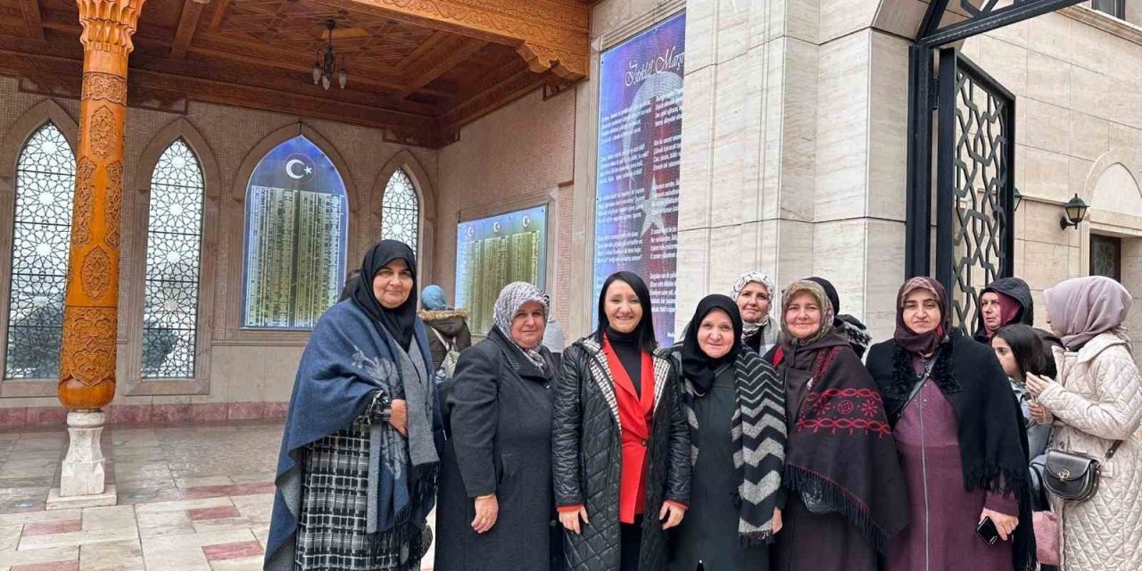 250 Kadınla Birlikte Konya Gezisi Düzenlendi