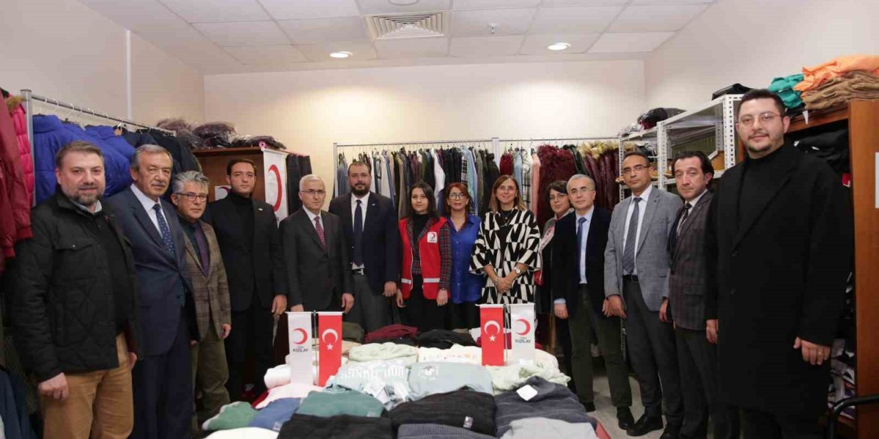 ’Kızılay Butik’  Öğrencilerin Hizmetine Açıldı