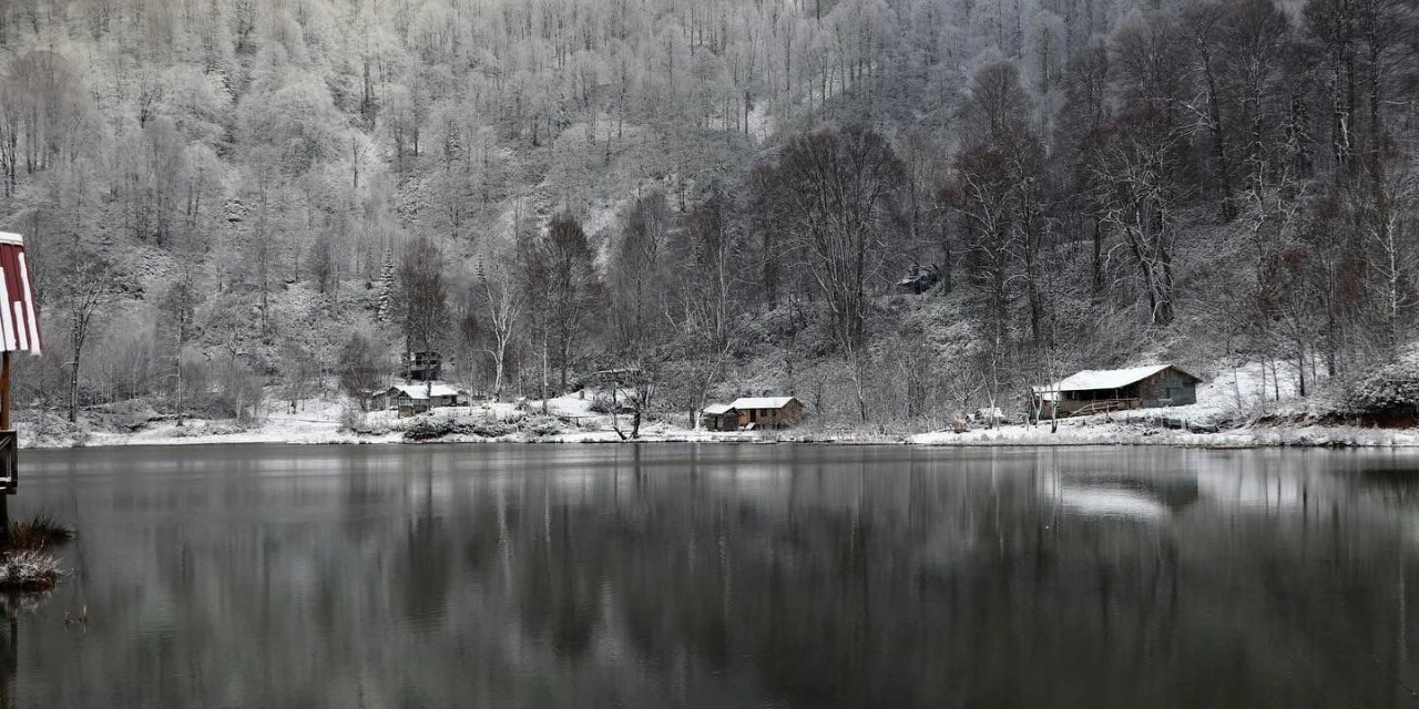 Karla Buluşan Doğadan Kartpostallık Manzaralar