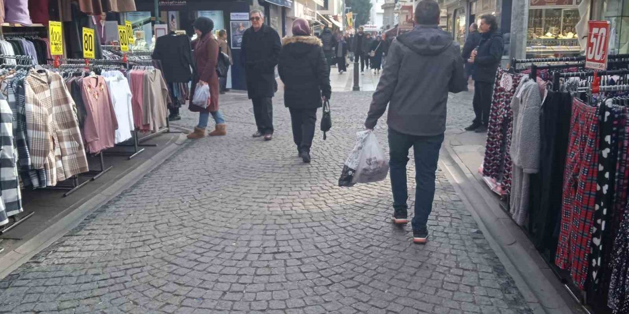 Tatilin Ardından Cadde Ve Sokaklarda Hareketlilik Başladı