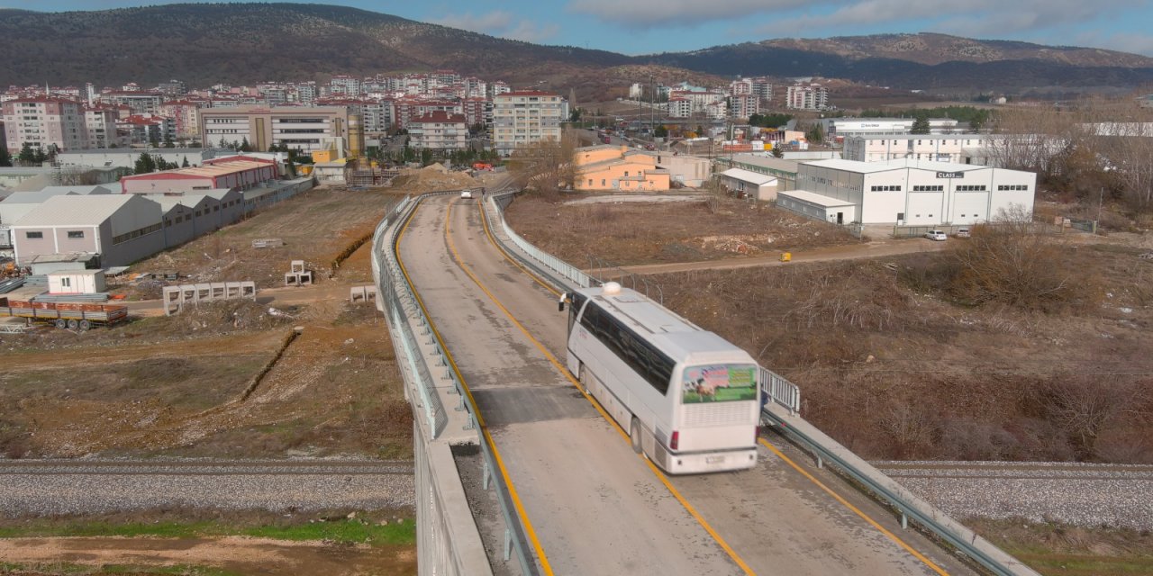 Yarım kalan üst geçit tamamlandı