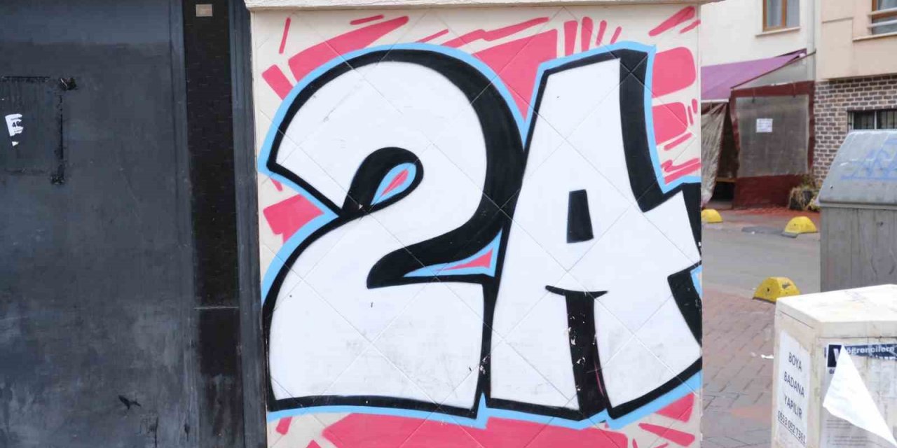 Duvarlara Çizilen Grafitiler Vatandaşın İlgisini Çekiyor