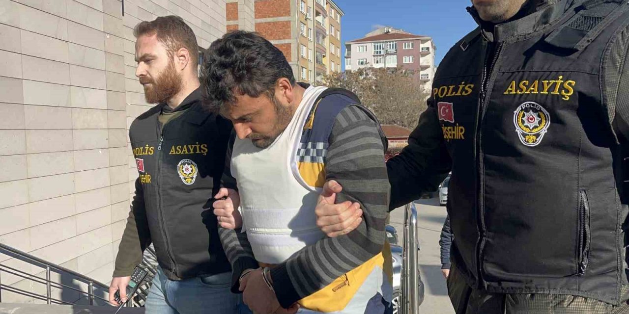 72 Yaşındaki Kadını Darp Ederek Öldüren Hasta Nakil Ambulansı Personeli, Adliyeye Sevk Edildi