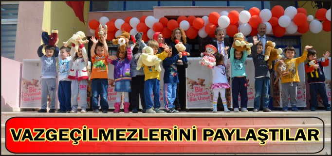 VAZGEÇİLMEZLERİNİ PAYLAŞTILAR