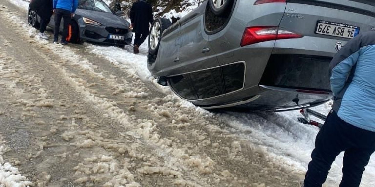 Uludağ Yolu Çarpışan Otomobil Pistine Döndü, Kimileri Mahsur Kaldı