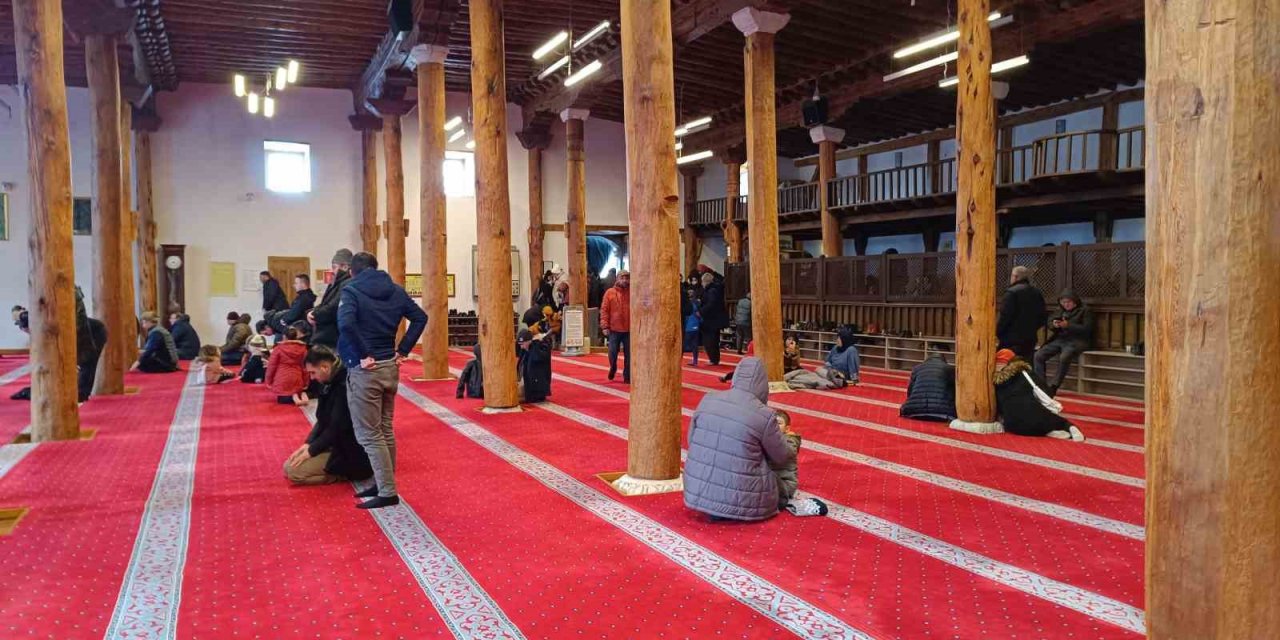 Tarihi Ulu Cami Sucuk Festivalinde De Yoğun İlgi Gördü