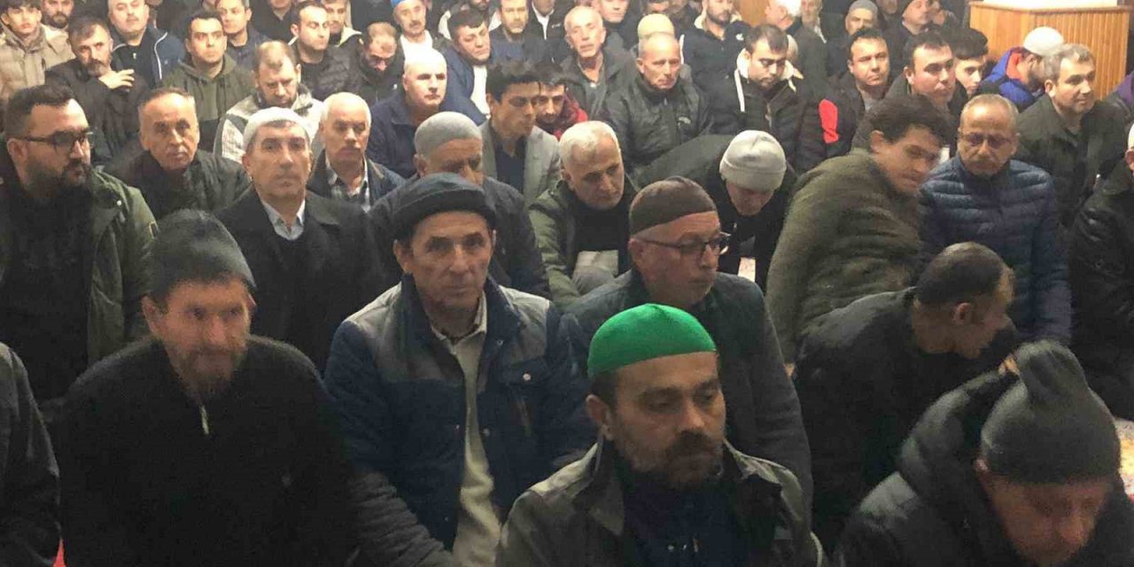 Osmaneli’de Miraç Kandili Dualarla İdrak Edildi