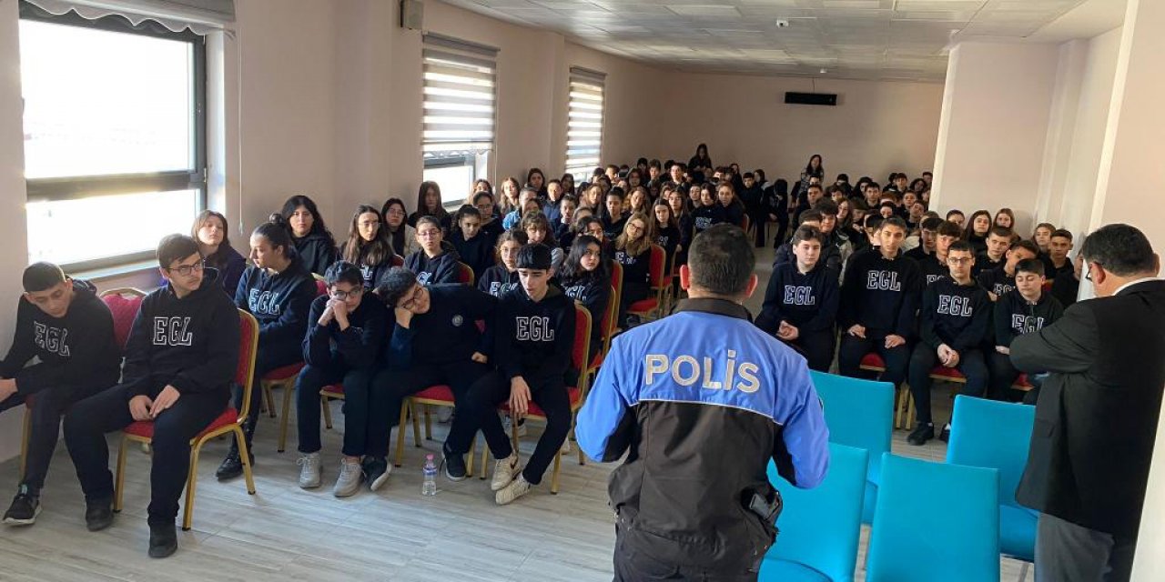 Öğrencilere polislik mesleği tanıtıldı