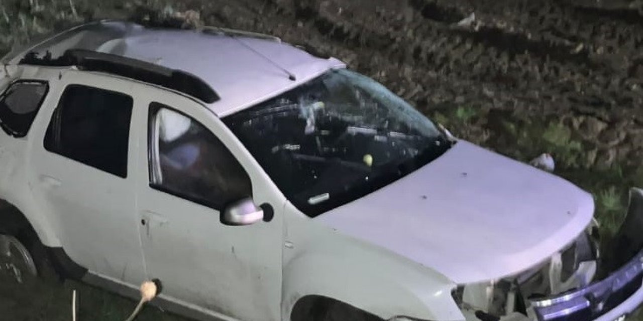 Otomobil Sürücüsü Direksiyon Hakimiyetini Kaybetti: 2 Ölü, 1 Yaralı