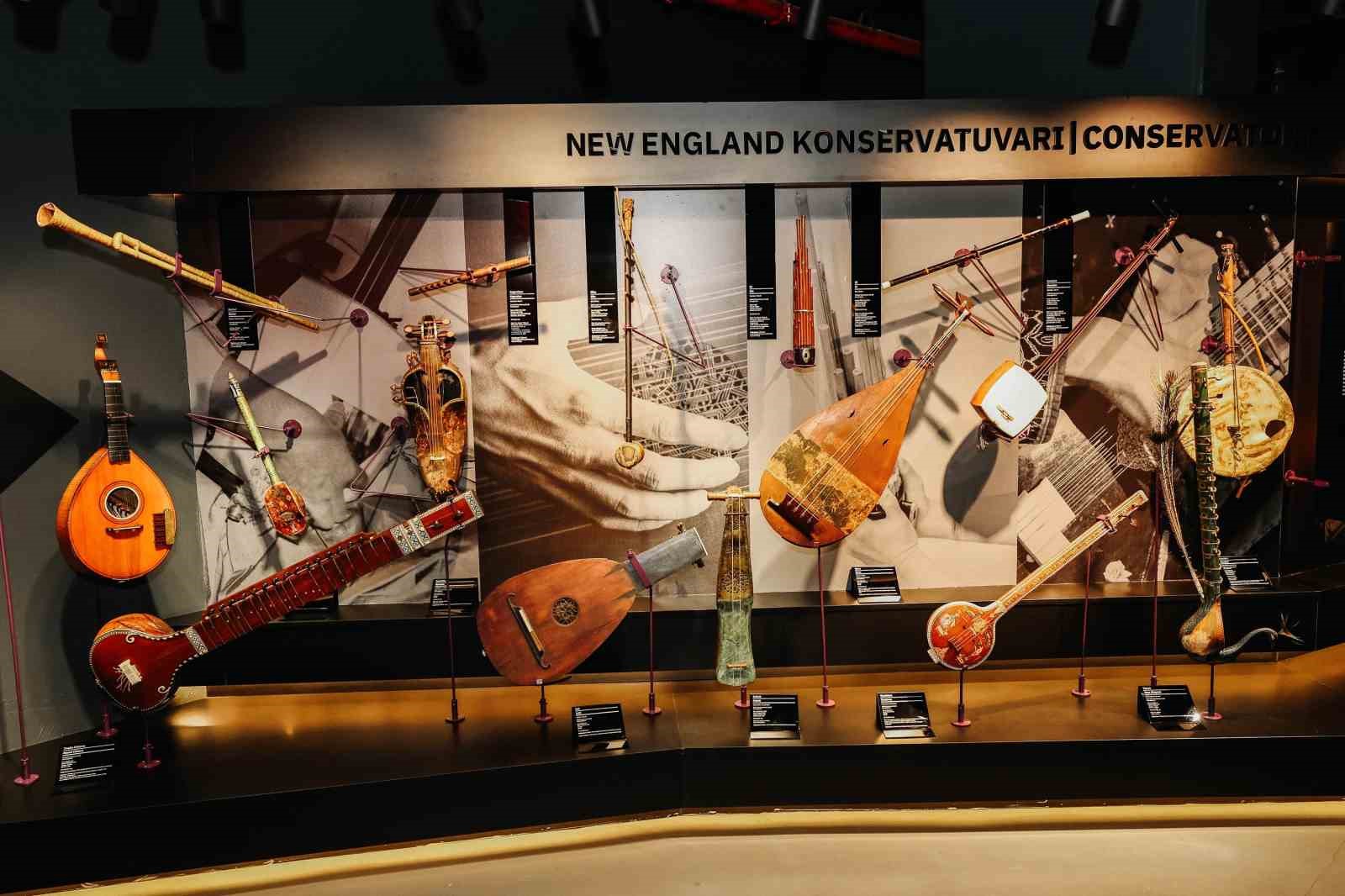 New England Konservatuvarı Enstrümanları Müzede Sergileniyor
