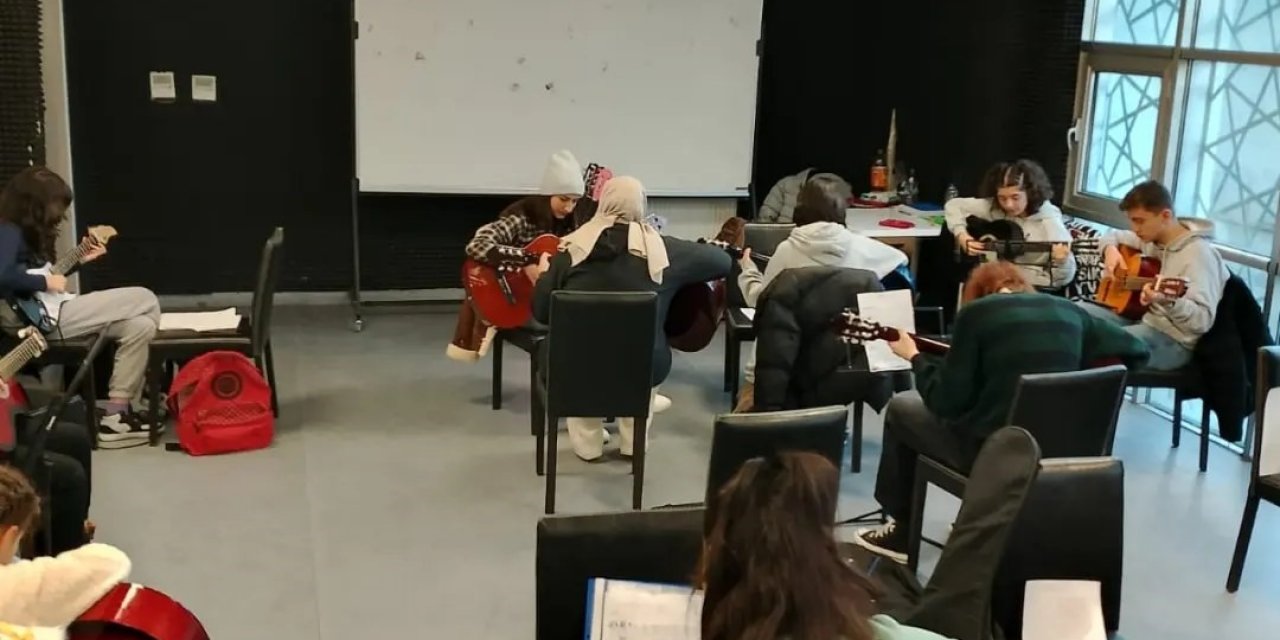 Popüler Gitar Kursları Başlıyor