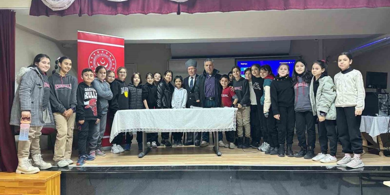 Gaziler Ve Öğrenciler Bir Araya Geldi