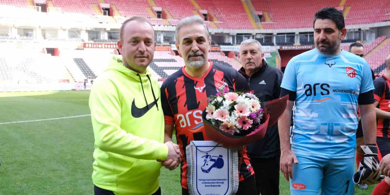 Emektar Futbolcular Bir Araya Geldi