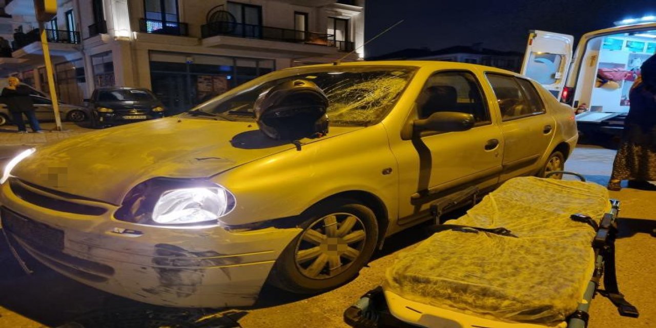 Otomobilin Camına Çarparak Savrulan Motosiklet Sürücüsü Yaralandı