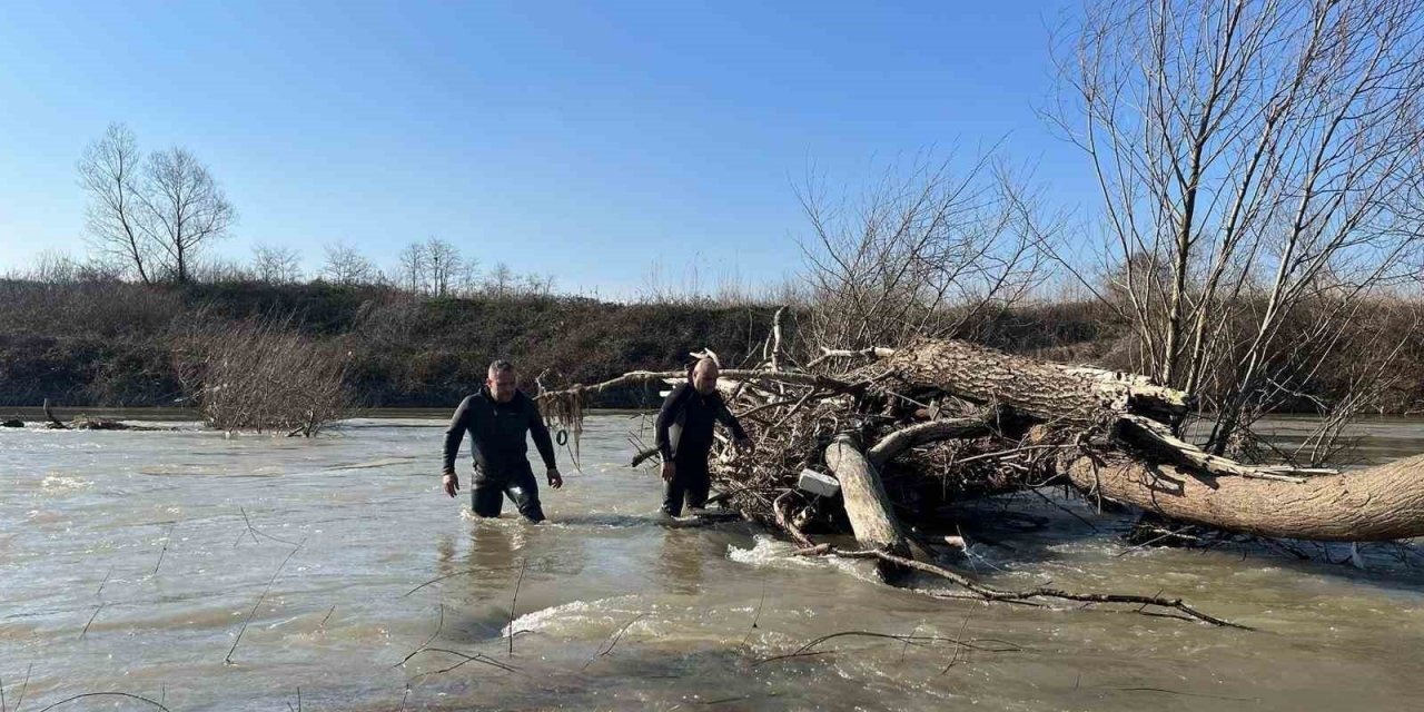 Sakarya Nehri’nde Cesedi Bulunmuştu: Eşi Ve Oğlu Gözaltına Alındı