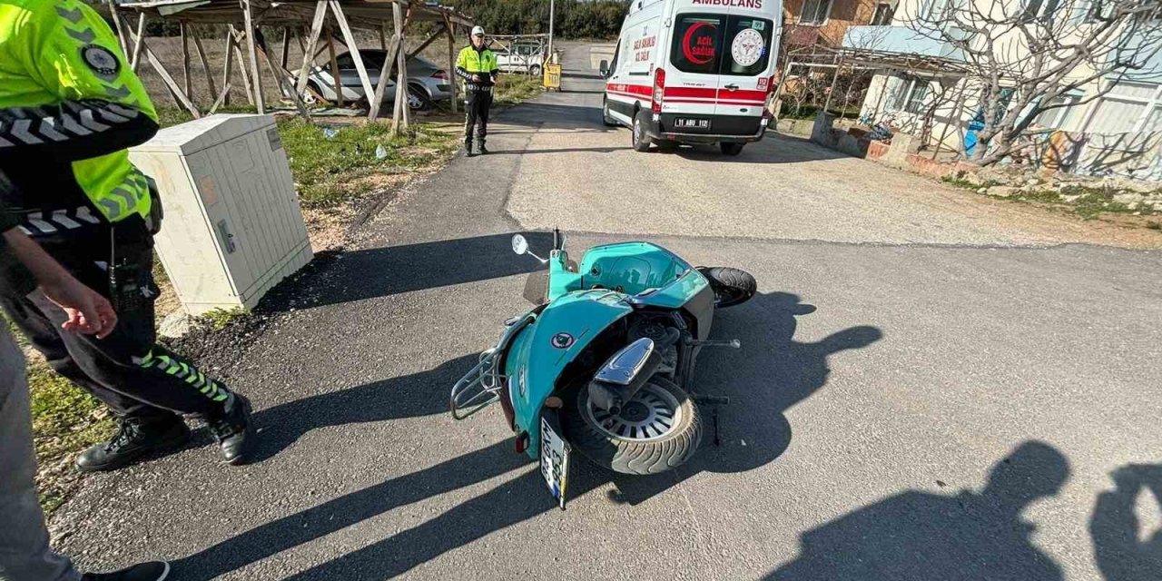 Bilecik’te Motosiklet Aydınlatma Direğine Çarptı