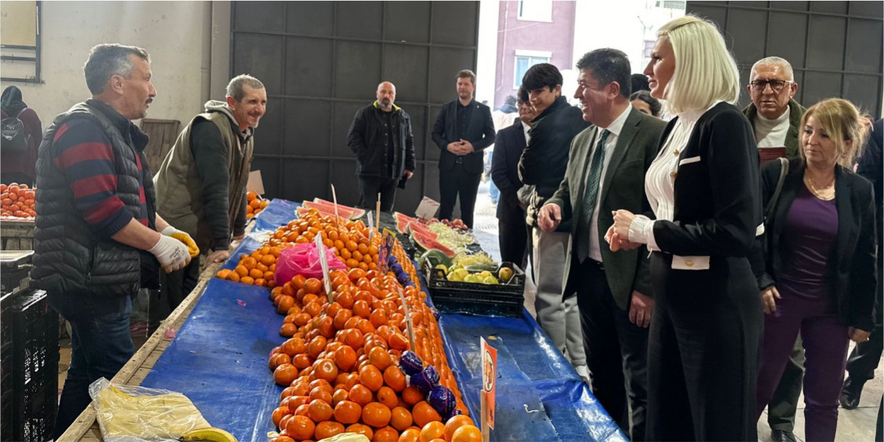 Melek Mızrak Subaşı kapalı pazarı gezdi