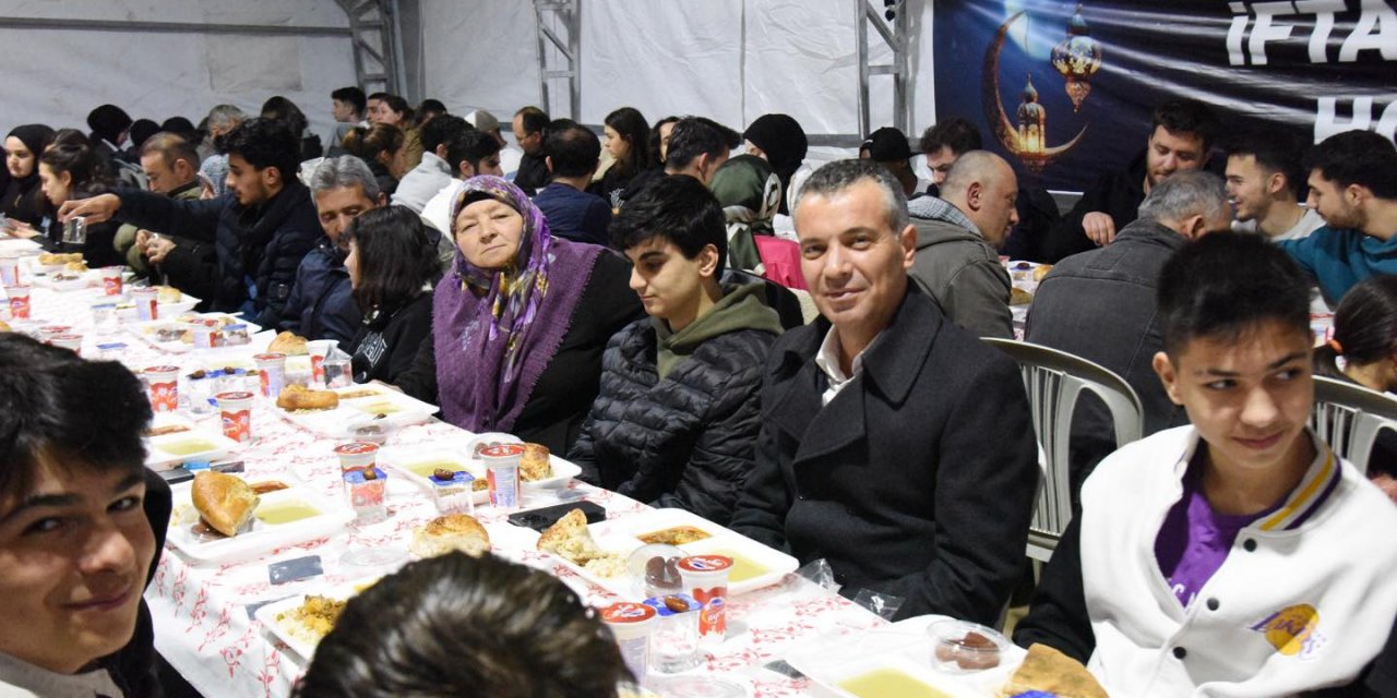 Ramazan çadırlarında iftar sevinci devam ediyor