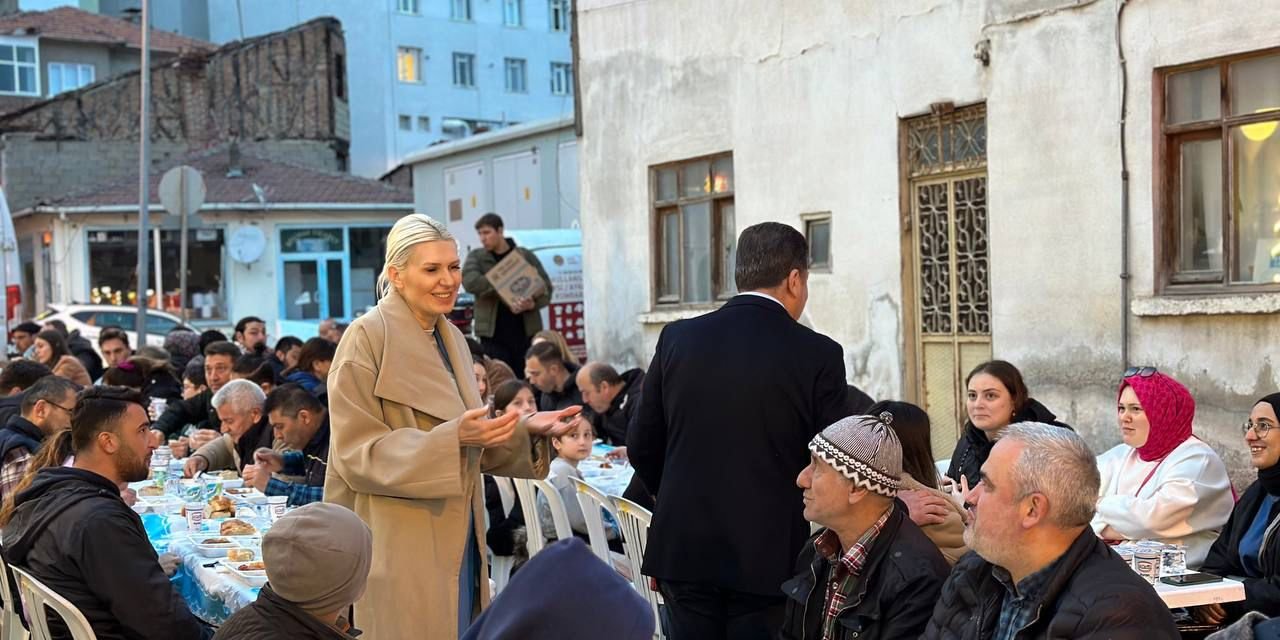 Melek Mızrak Subaşı Avcılar Kulübünde İftar Verdi