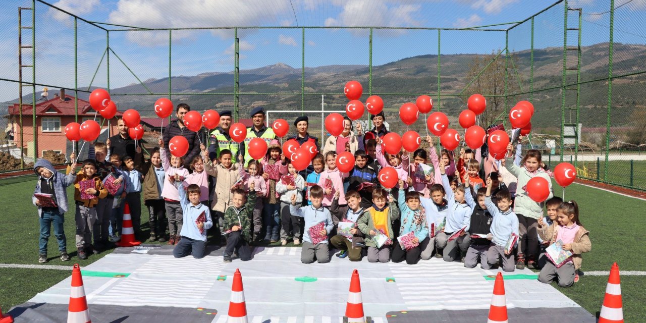 176 öğrenciye eğitim verildi