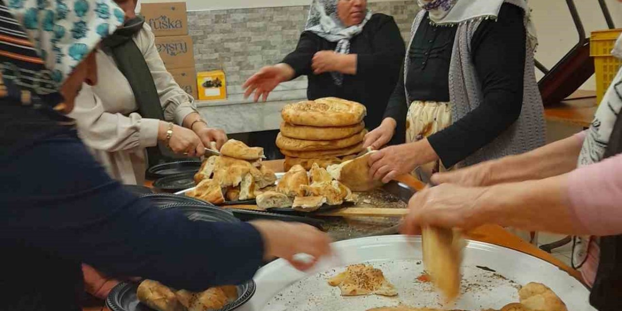 Gurbetteki Hemşehriler Bu İftar Programında Bir Araya Geldi