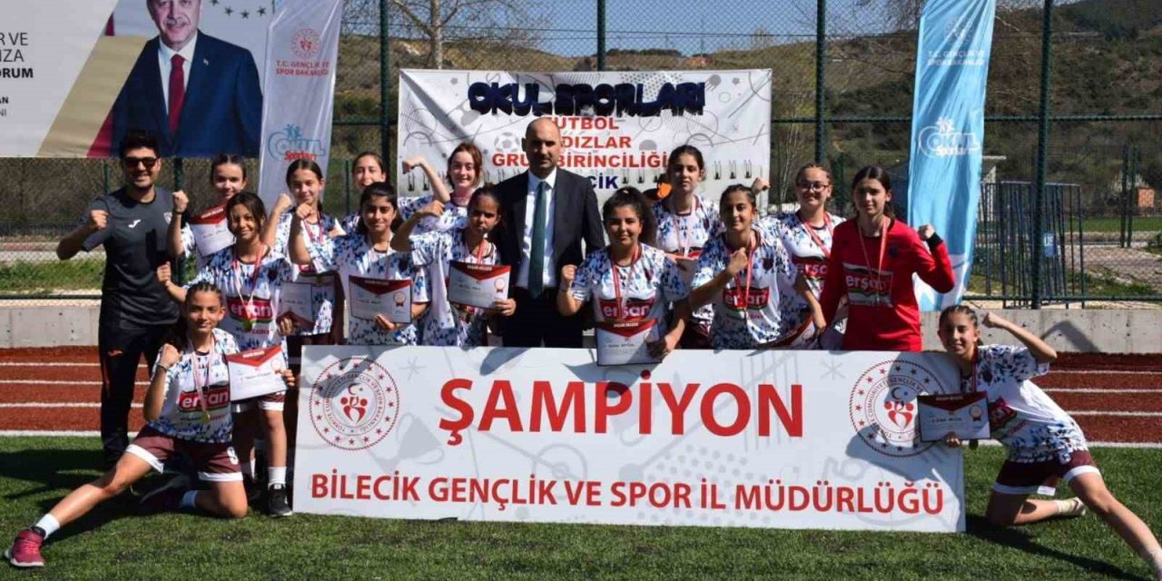 Kız Futbol Takımı Türkiye Yarı Finalinde Oynayacak