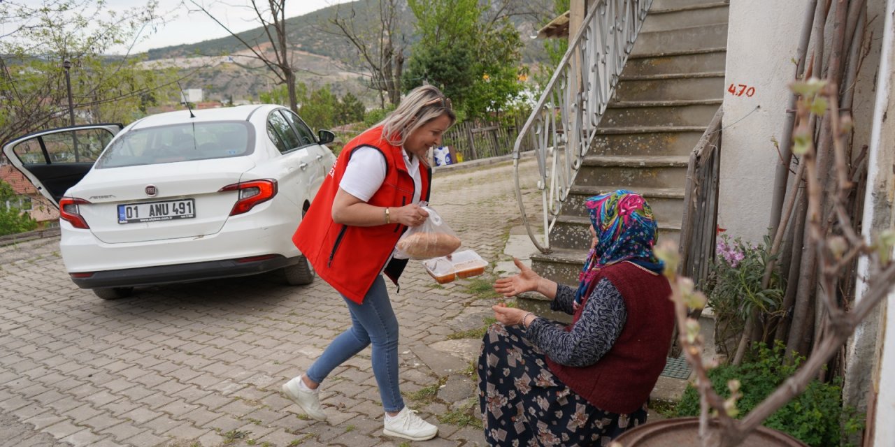 Bilecik Belediyesi'nden Sıcak Yemek Yardımı