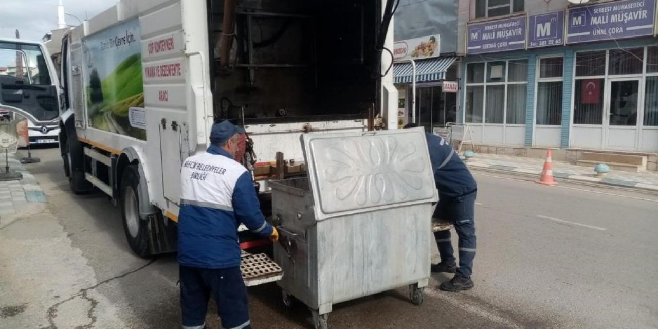 Pazaryeri’nde Çöp Konteynerleri Yıkandı