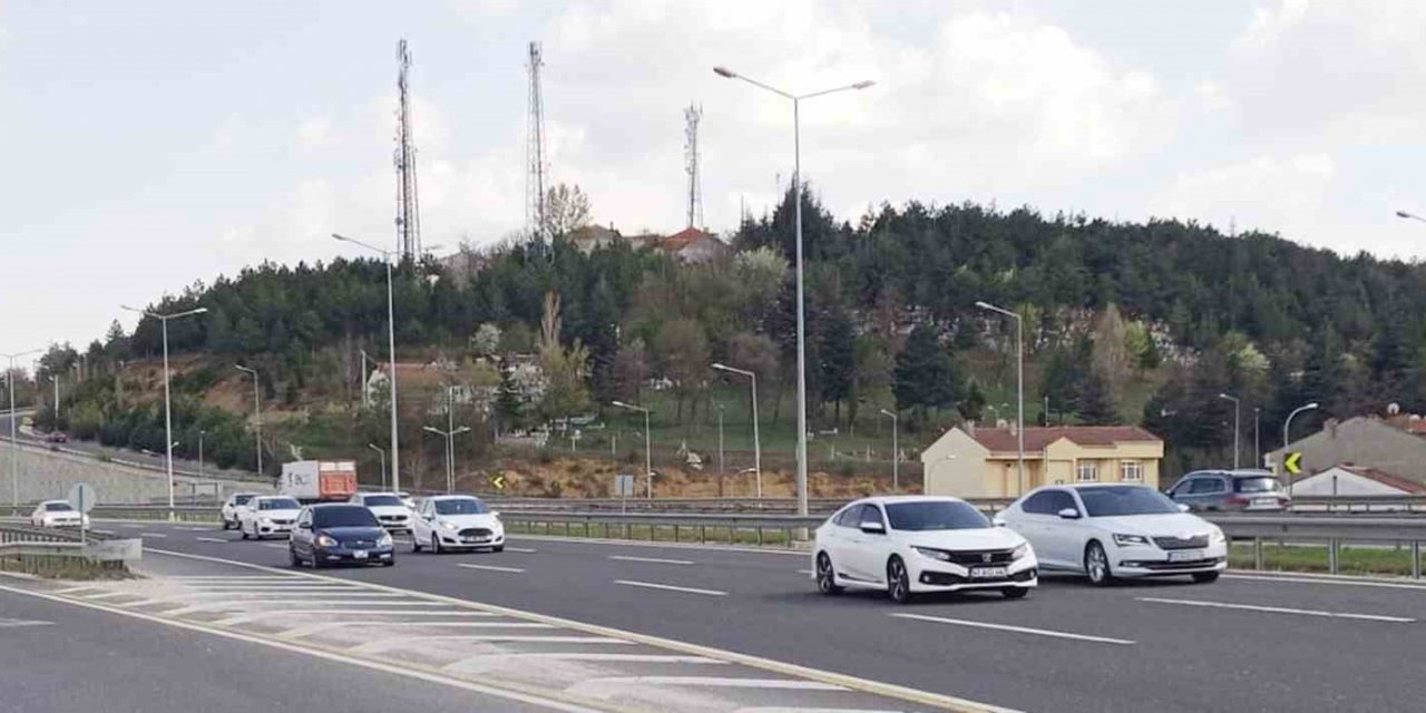 Bilecik Çevreyolunda Yoğun Trafiğe Rağmen Aksaklık Yaşanmadı