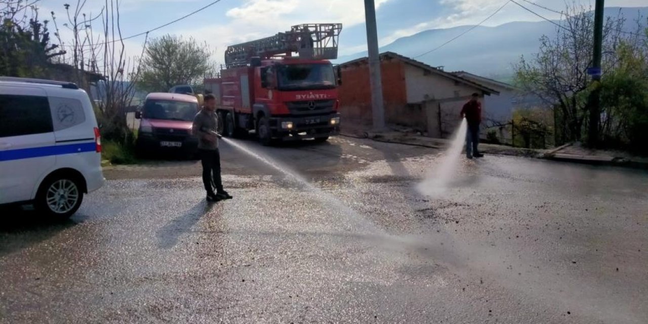 Sokak Sokak, Cadde Cadde Yıkanıyor