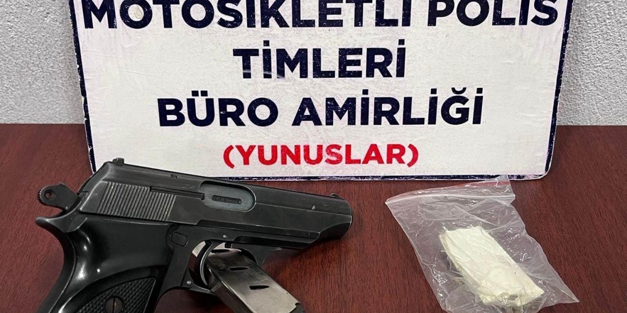 Kurusıkı Tabanca, Fişek Ve Uyuşturucu Ele Geçirildi