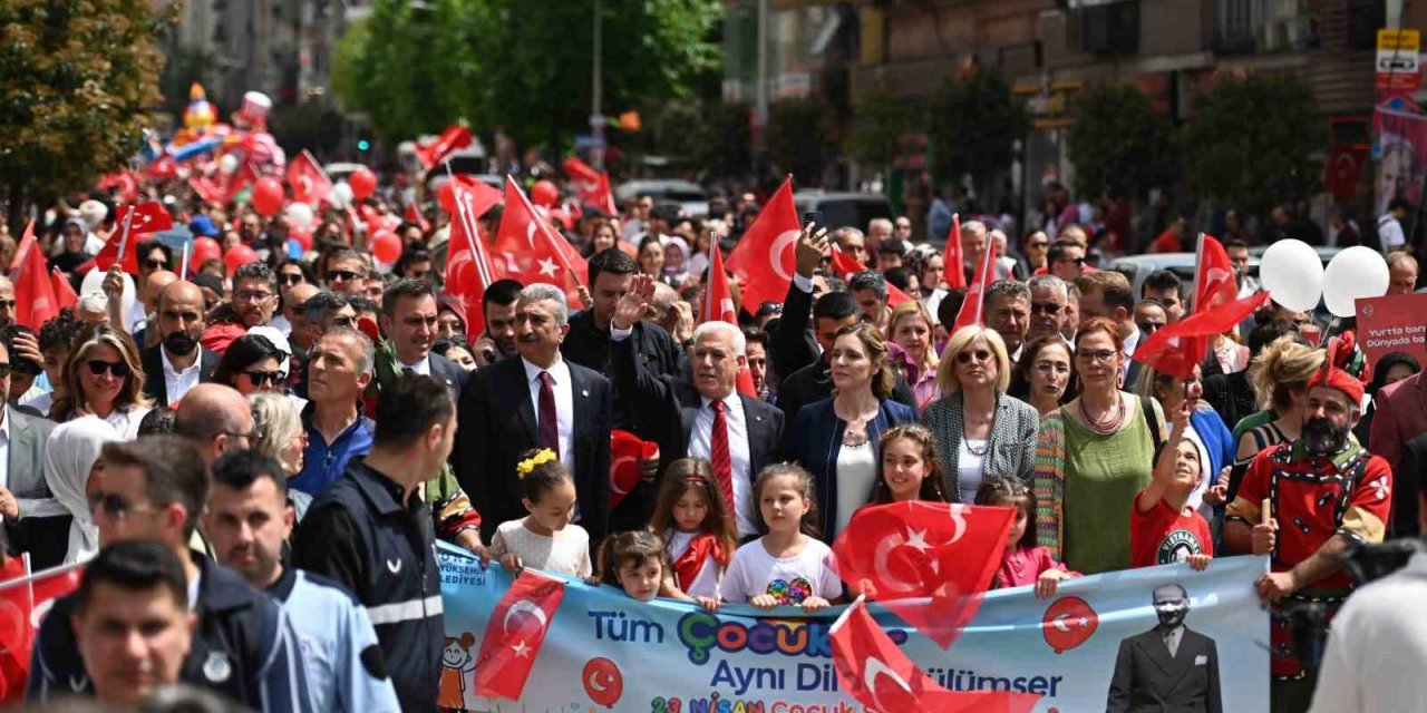 23 Nisan Coşkusu Kentin Dört Bir Yanında Yaşandı