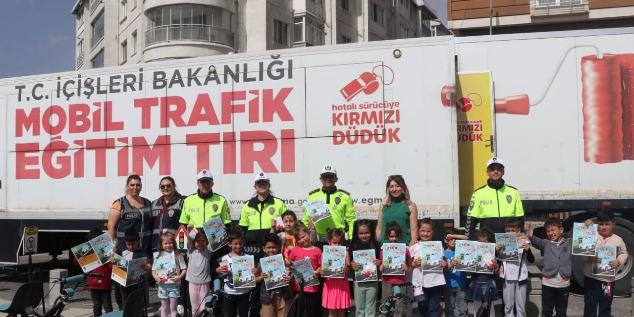 Öğrencilere trafik eğitimi verildi