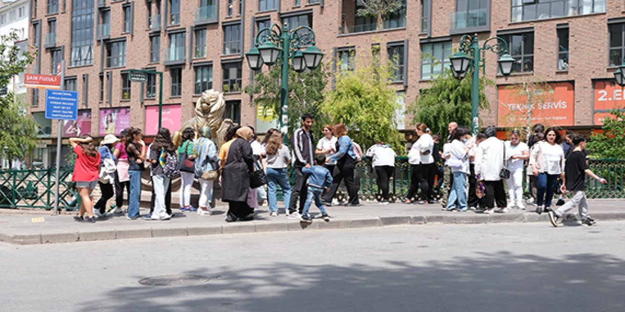 Sıcak Havalarda Turist Yoğunluğu