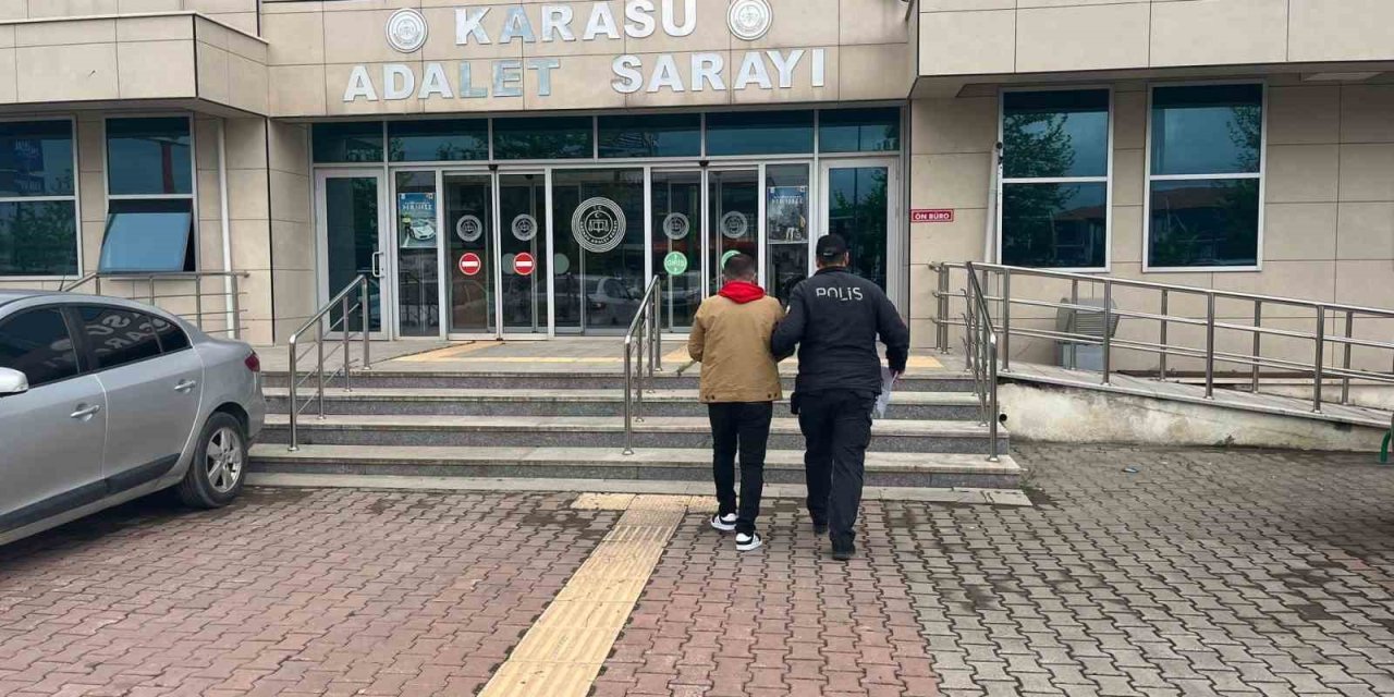 Polis Şüphe Üzerine Durdurdu, Üzerinden Bakın Neler Çıktı