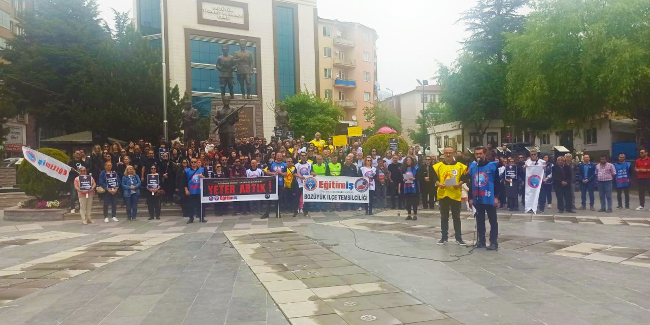 "Öğretmene şiddetin karşısındayız!"