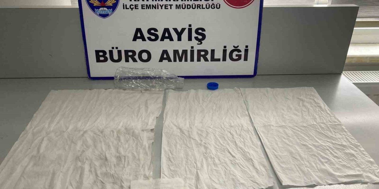 Otomobilde Peçeteye Emdirilmiş Uyuşturucu Bulundu