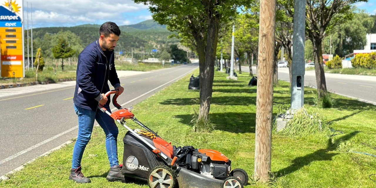 Yeşil alanlar elden geçiriliyor