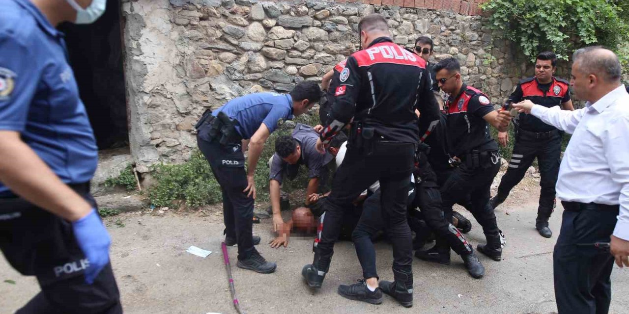 Polisi Bıçaklayan Şahsa Psikolojik Tedavi