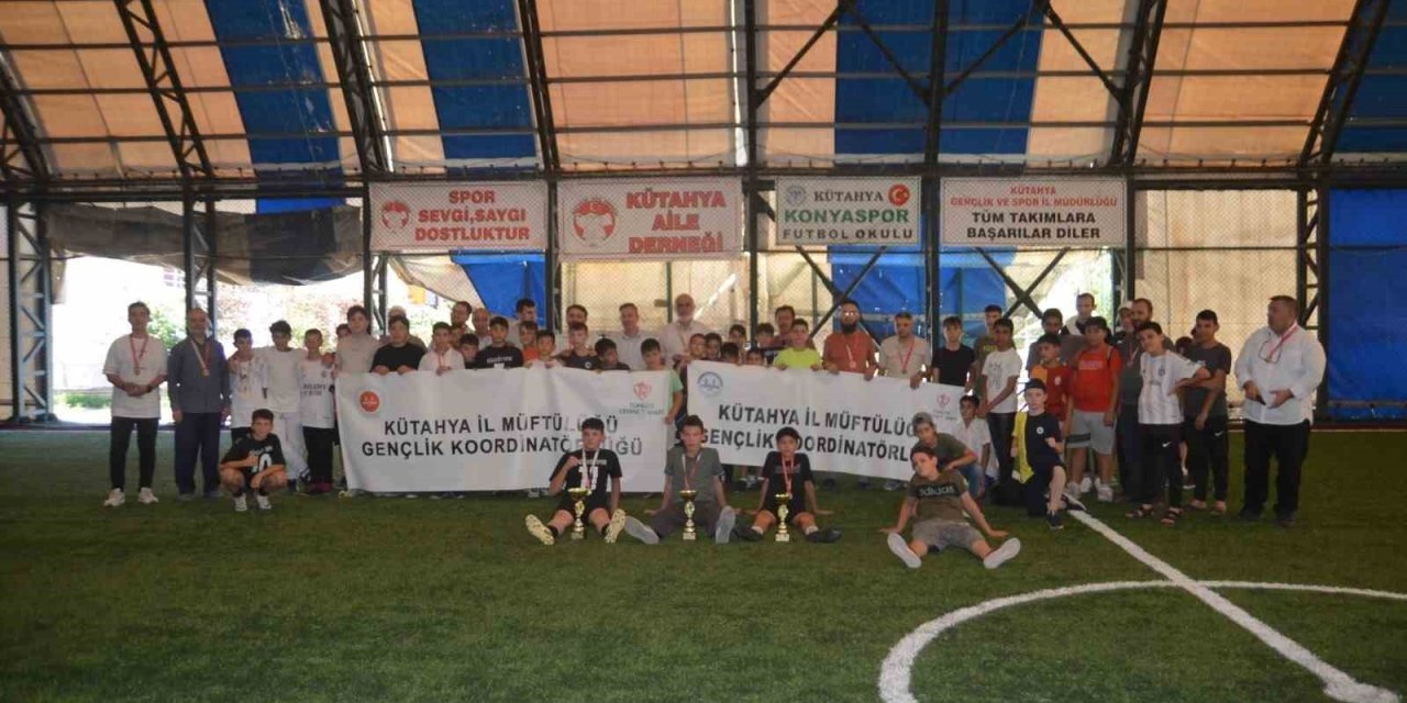 Kütahya’da Yaz Kur’an Kursları Futbol Turnuvası Düzenlendi