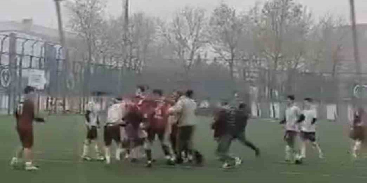 Yeşil Saha Yerini Ringe Bıraktı
