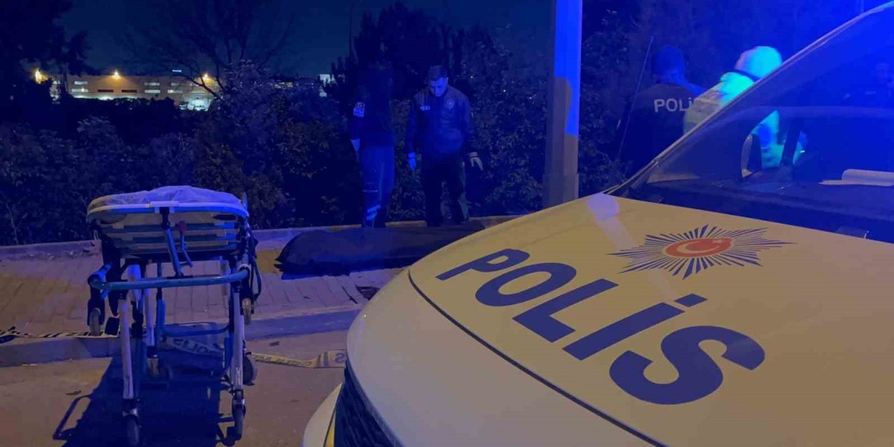 Feci Kaza: Otomobile Çarpan Motosikletteki 2 Kişi Hayatını Kaybetti
