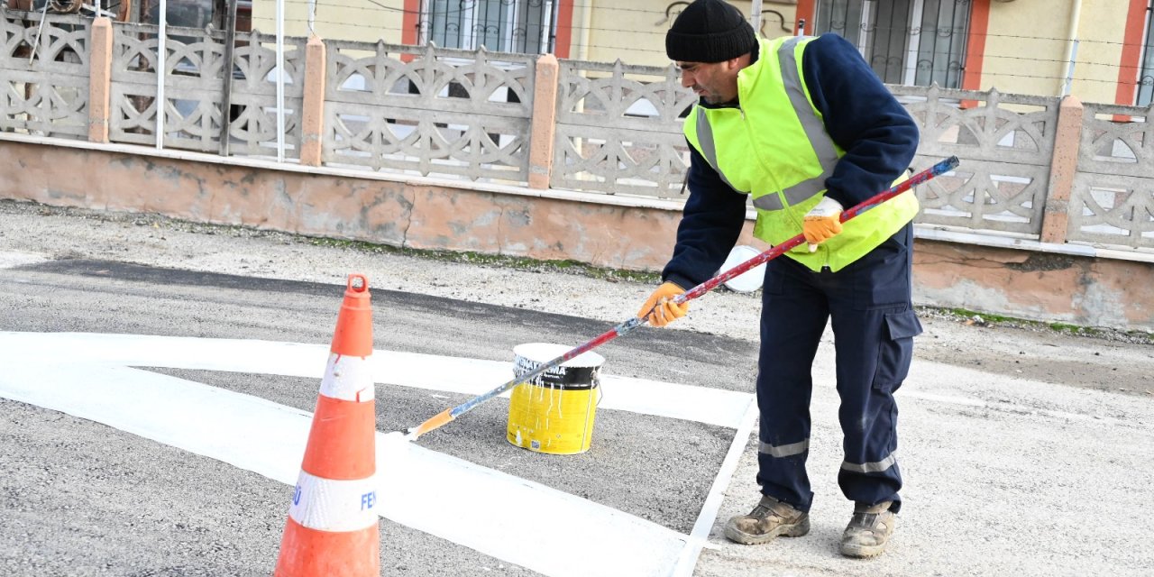 Bozüyük'te Hız Tümsekleri Boyanıyor
