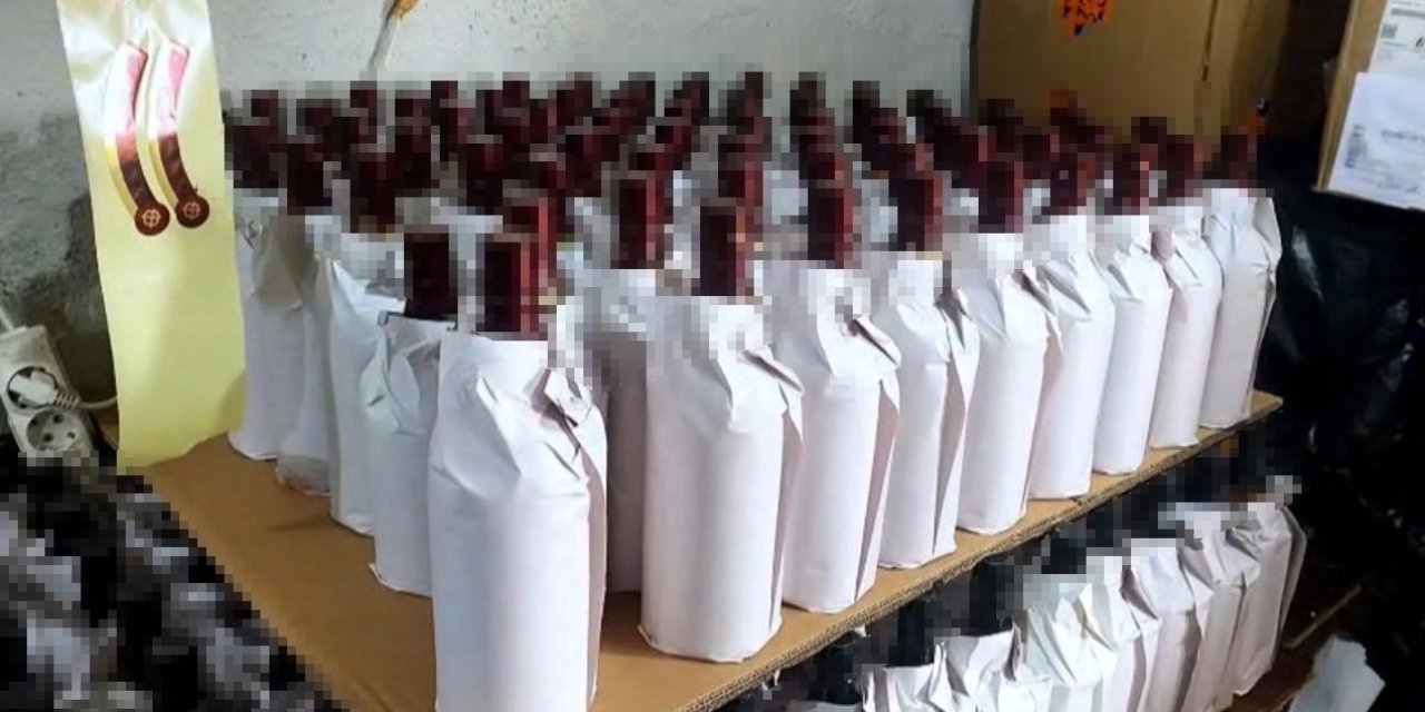 Giysi Kolilerinden Litrelerce Kaçak Alkol Çıktı