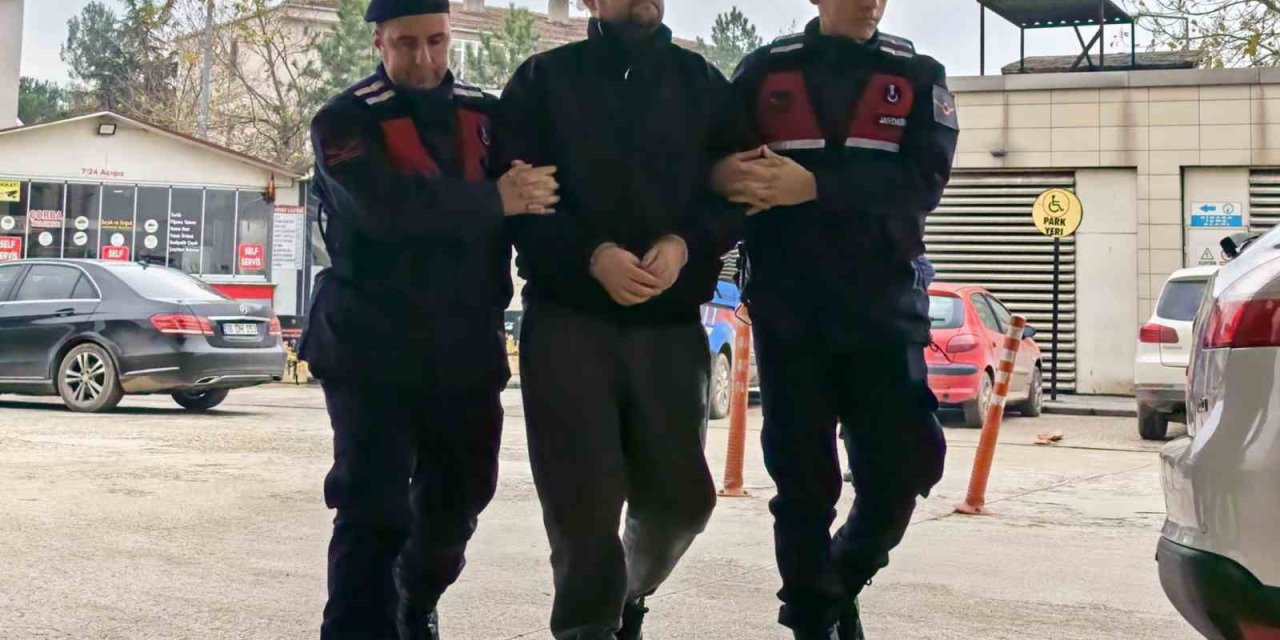 18 Yıl Hapis Cezasıyla Aranan Şüpheliyi Jandarma Yakaladı
