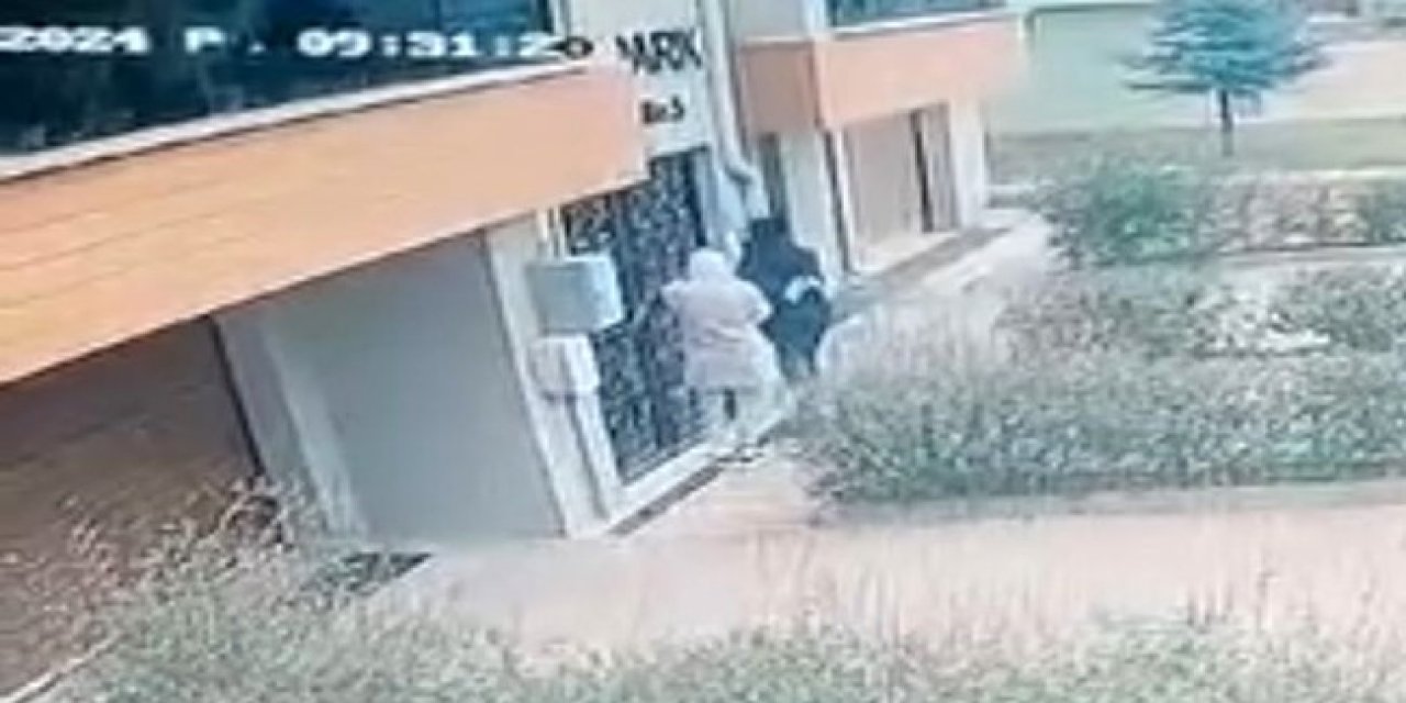 Apartmana Giremeyen Hırsızlık Şüphelileri Kamerada