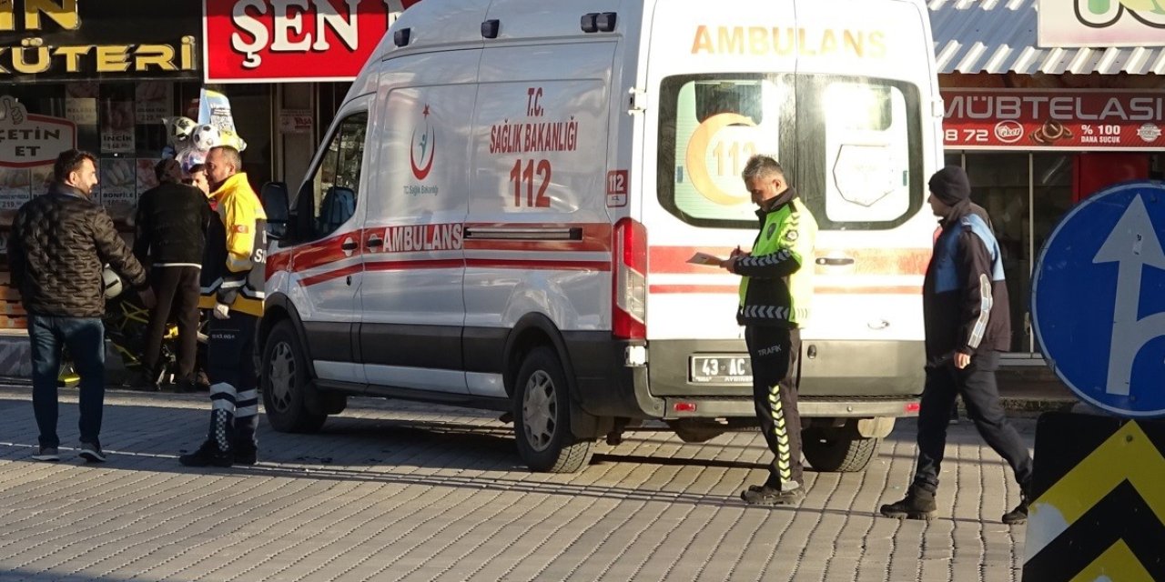 Otomobil İle Motosiklet Çarpıştı: 2 Yaralı