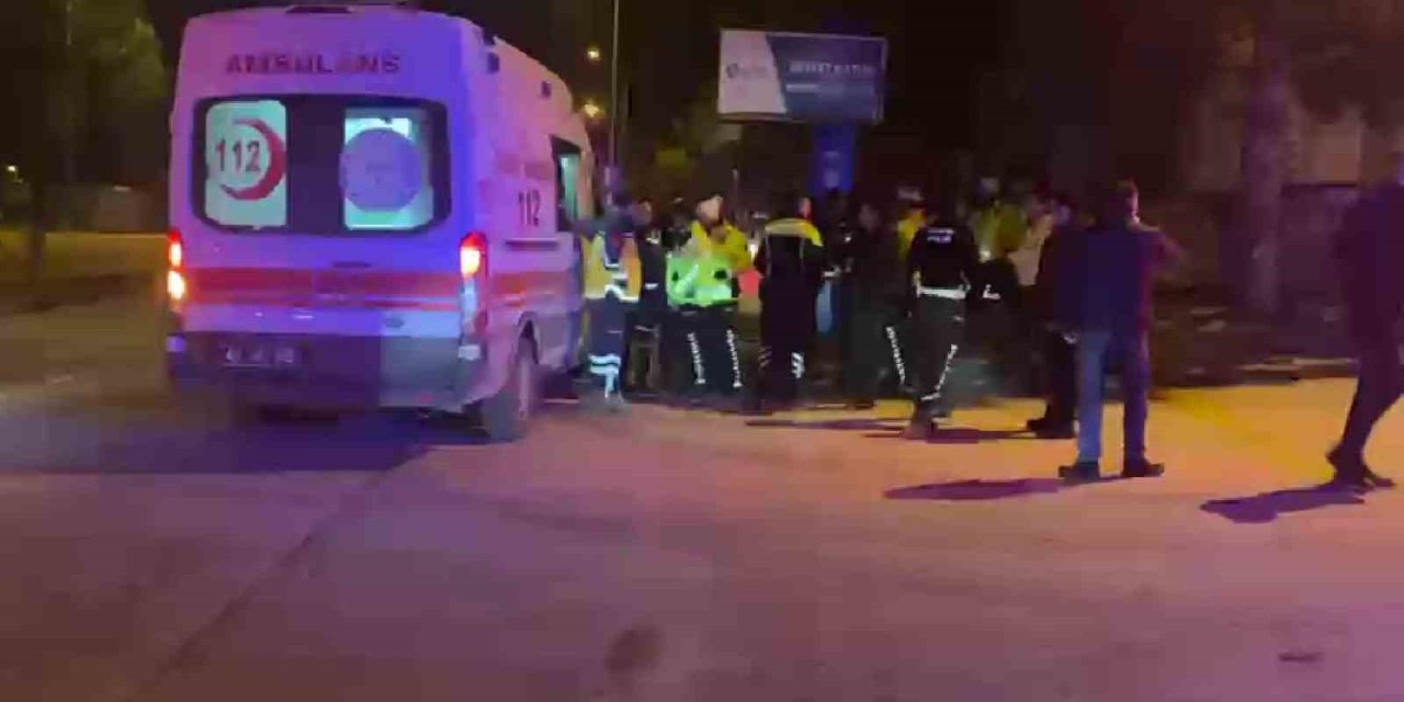 "Dur" İhtarına Uymayan Sürücü Polise Çarptı